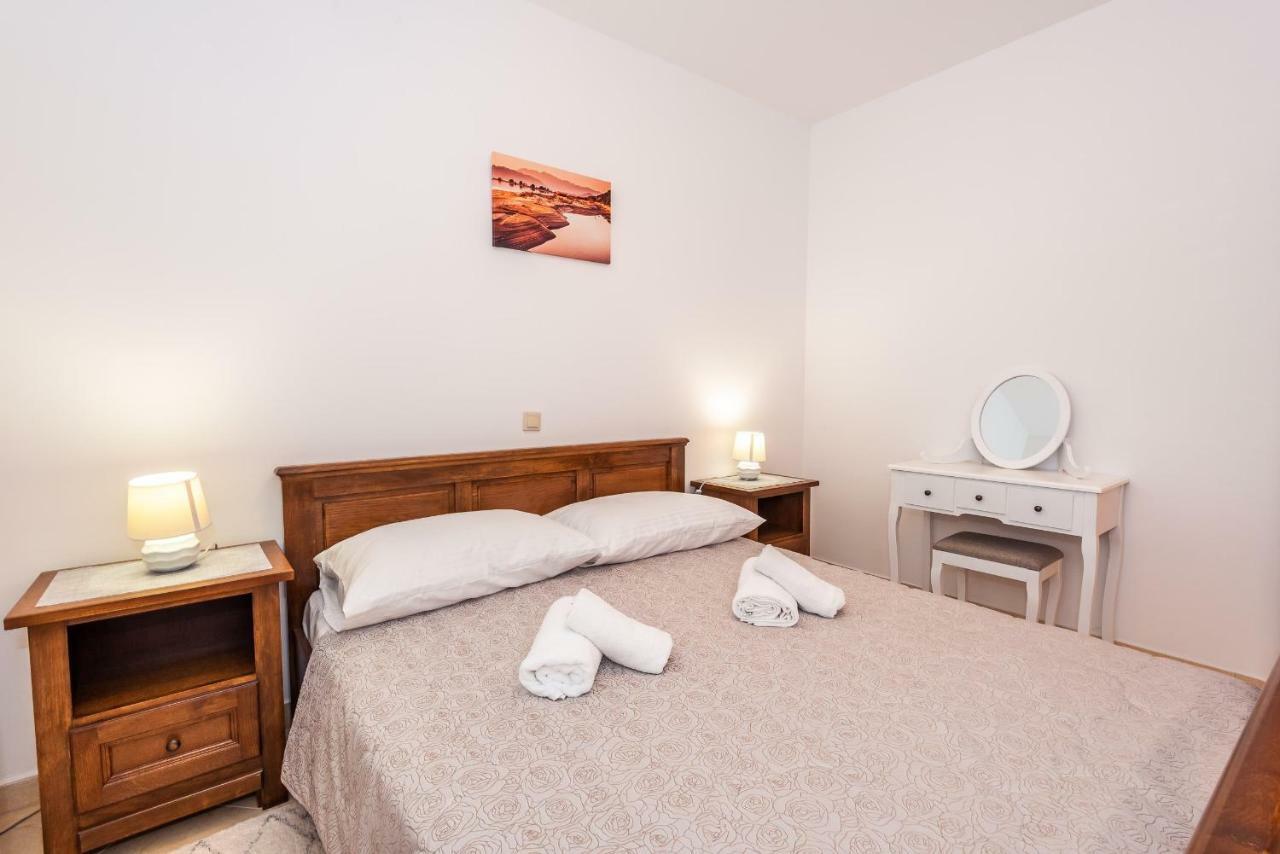 Apartmani Marina Klek Kültér fotó