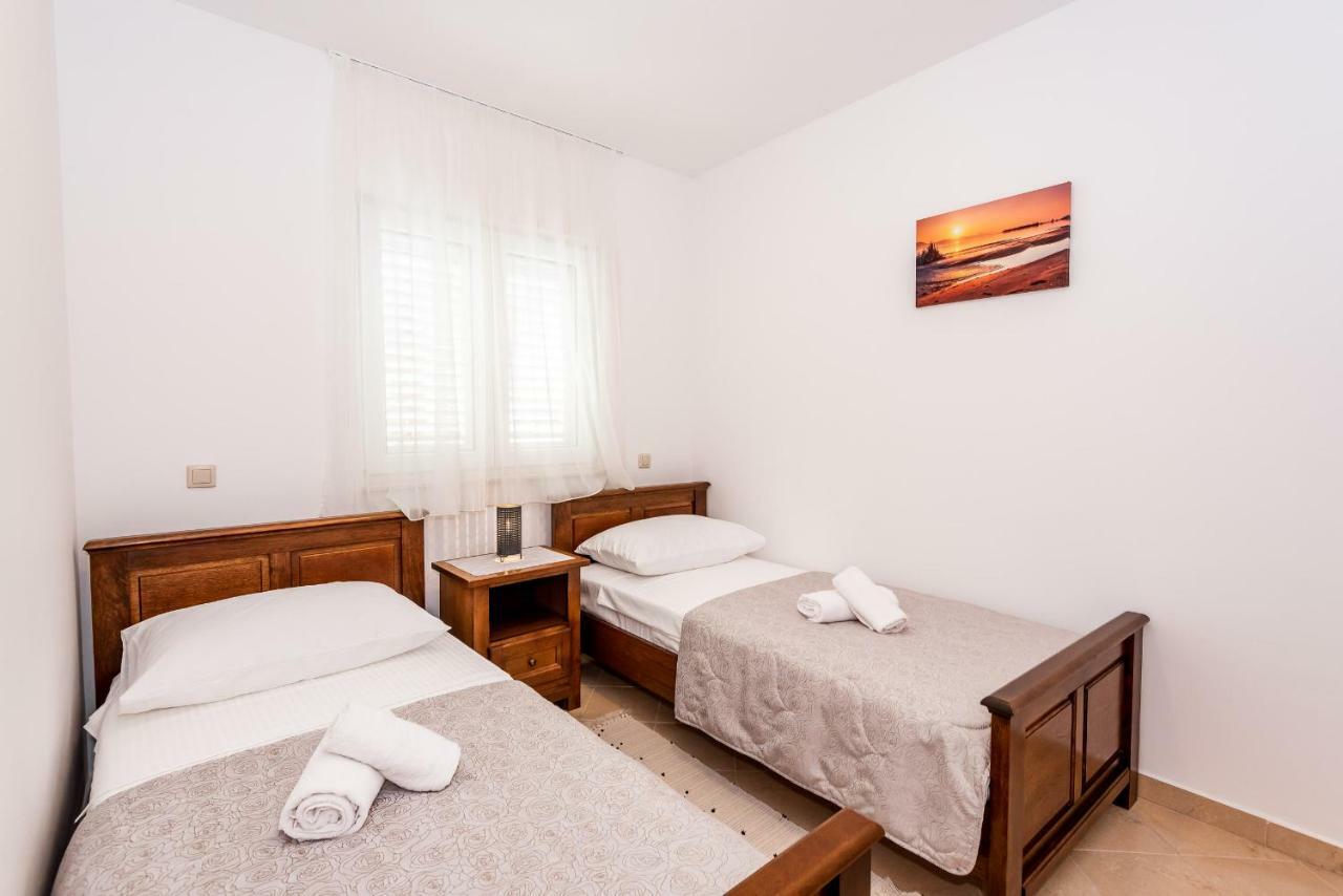 Apartmani Marina Klek Kültér fotó
