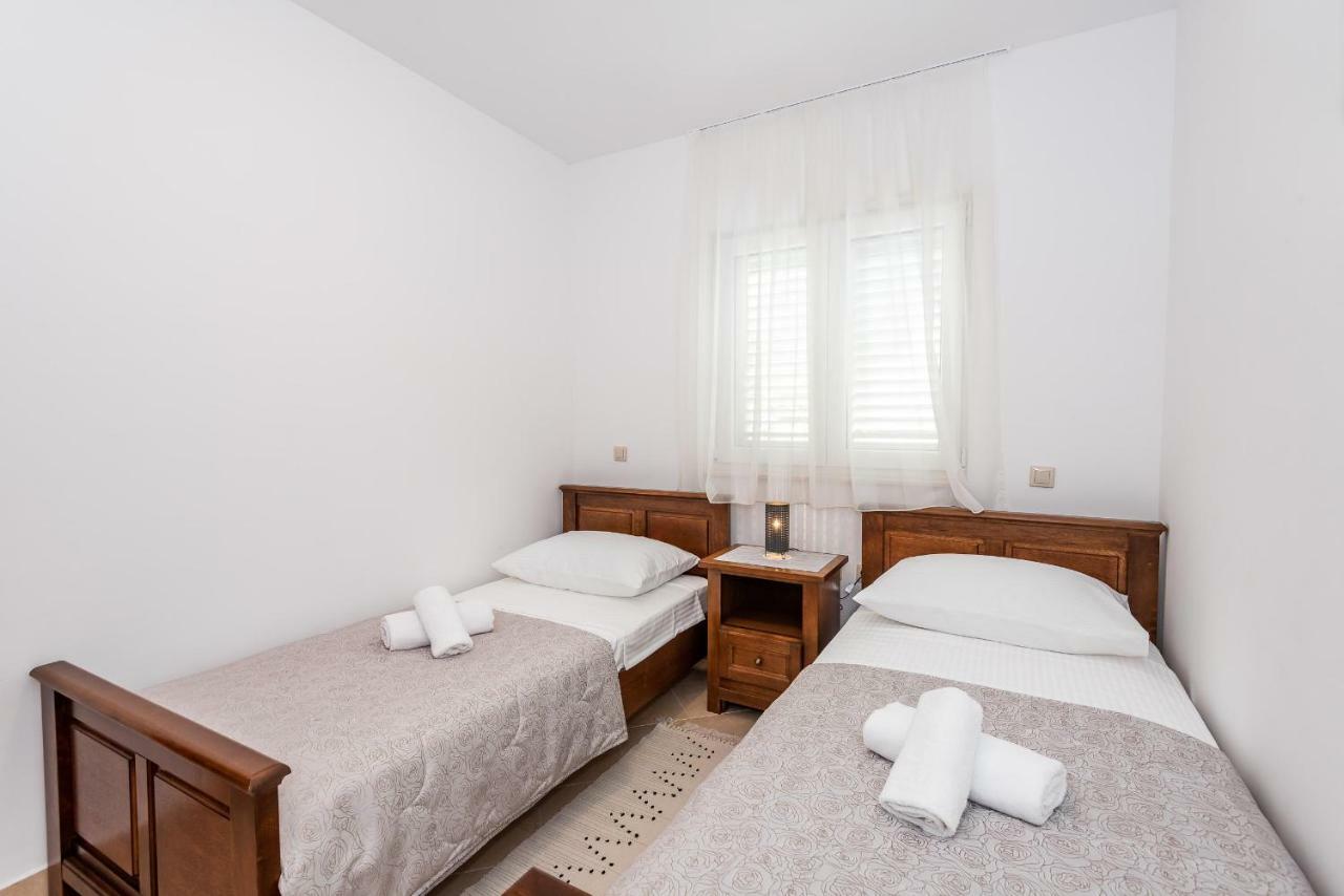 Apartmani Marina Klek Kültér fotó